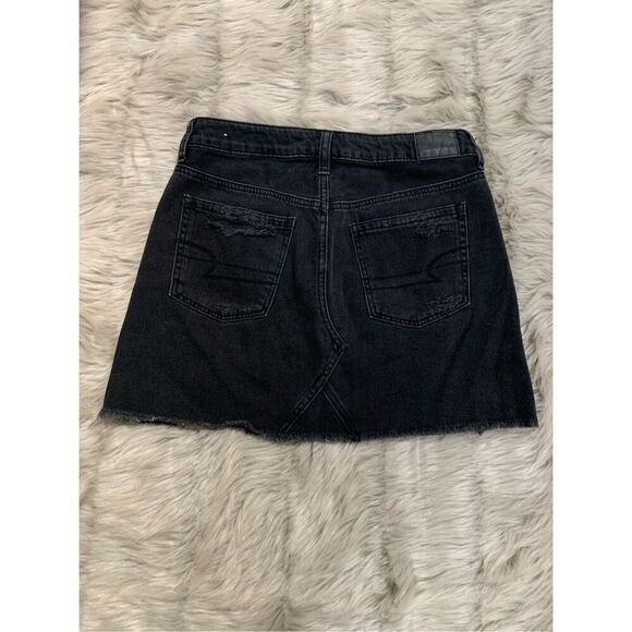 American Eagle Distressed Black Denim Skirt Size 2 - Picture 3 of 6